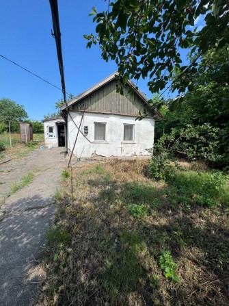 На 17 кварталі зупинка Інтернат за маркетом 33 метра2  Продаж  будиночок 50 м2 на дві кімнати з санв - фото 1
