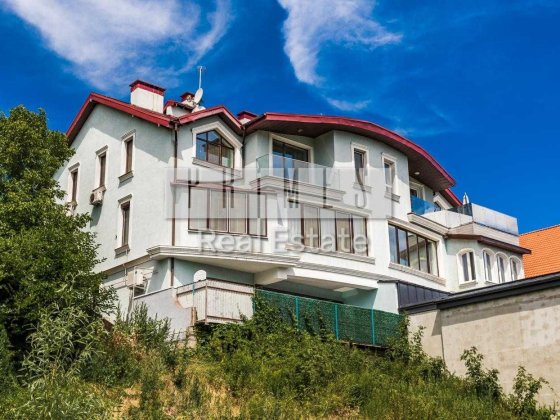 Ексклюзивний будинок 333 м² на Батієвій горі | Панорамний вид на центр Києва | 7 соток