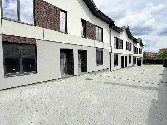 Продам Таунхаус. В Центрі міста. Топ ціна. Без Комісії.