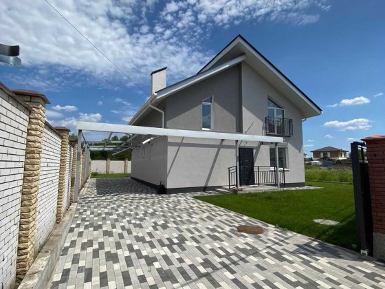 Новий будинок з евро отделкой , Осокорки, поруч озеро Мартишів 100м.