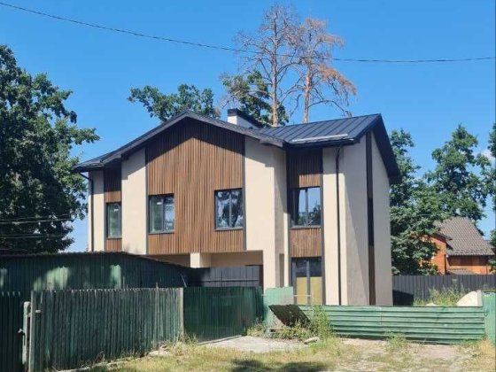 Продам таунхаус 3 поверхи, площею 162 кв.м за адресою: м. Ірпінь. вул 9-лінія, 11 Б