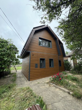 Продам дом с солнечными панелями,мансардой,ул.Природная,Черногорка - фото 1