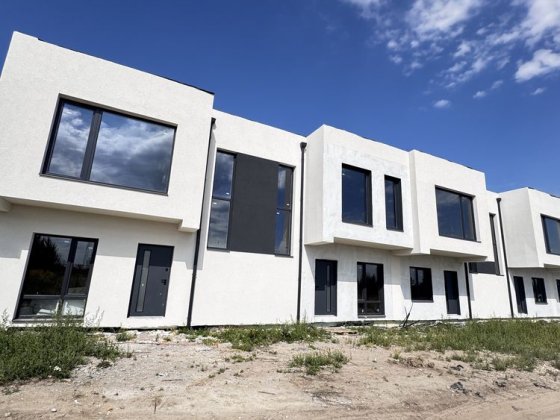 Продаж таунхаусів в котеджному містечку Хмельницкий