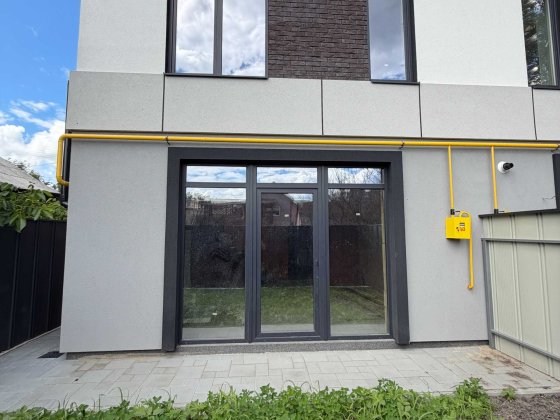 Продаж кутового таунхауса в Ірпені з газом, окремий передній двір! Ірпінь