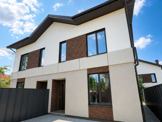 Продам дуплекс в Ірпені біля парку Незнайка — 89,5 м², мансарда  40 м²,  1,7 сотки землі , 3 рівні, 