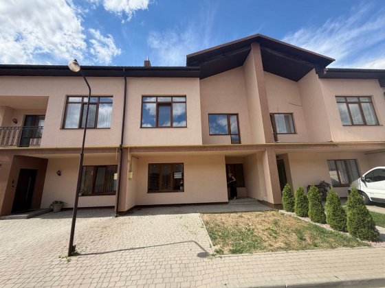 Котедж без ремонту з центральними комунікаціями/ у доступній локації міста з хорошим плануванням Рівне