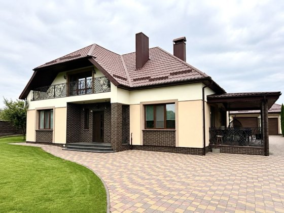 Будинок 185 м² у мкр-н Щасливе | 11,2 сотки | Гараж на 2 авто | Без комісії Ровно