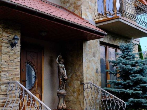 Преміальна садиба з двома будинками, басейном та сауною | Новий Двір Ровно