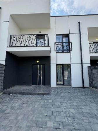 Продам котедж 90 м.кВ на Щасливому. розміщений на 2,5 сот приватизованої землі. - фото 1