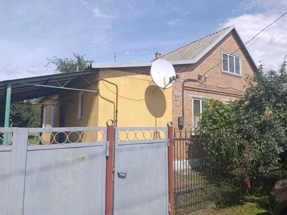 Окермий будинок за 10 хвилин від полтави, готовий до проживання Полтава