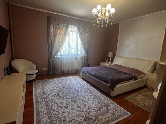 Продається будинок 267  кв.  Ірпінь центр,Торг