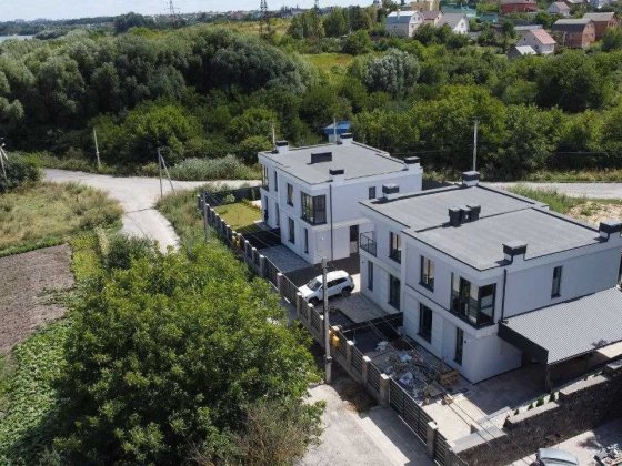 Продаж будинку (дуплекс) біля озера Хмельницкий