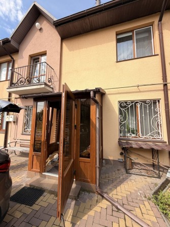 Продаж таунхауса з каміном, меблями та технікою - фото 1
