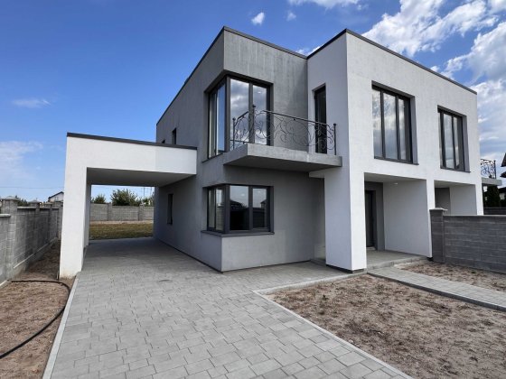 Новий будинок 129,6 м² з 5 сотками та власними комунікаціями Рівне