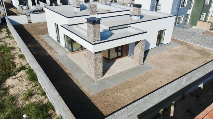 Сучасний будинок 3 спальні | 53 м² кухня-вітальня | 8 соток | Високі стелі - фото 1