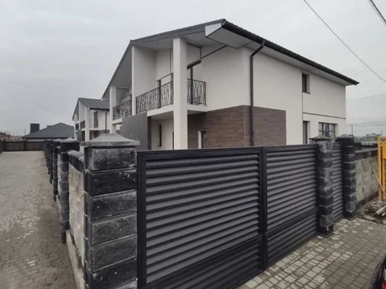 Продам 4-кімнатний котедж площею 137,8 м² із приватизованою земельною ділянкою Рівне