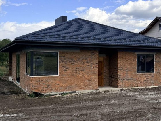 Продам цегляну коробку р-н Лезнево 149 м2 8 соток Хмельницкий