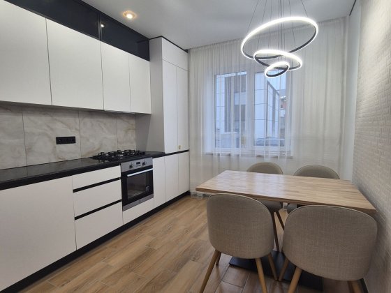 Продам 2-ох поверховий котедж 101 кв.м 4 кімнати Рівне