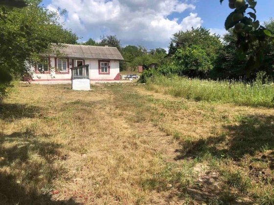 Продам дачу з будинком і земельною ділянкою в Чернівцях Черновцы
