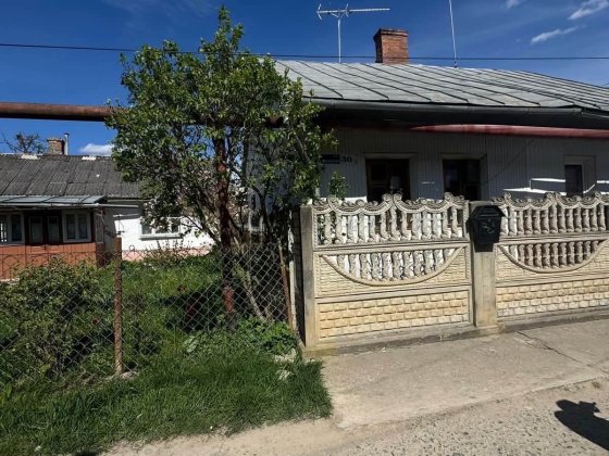 Продам 1/2 будинку з земельним участком. Власник. Чернівці