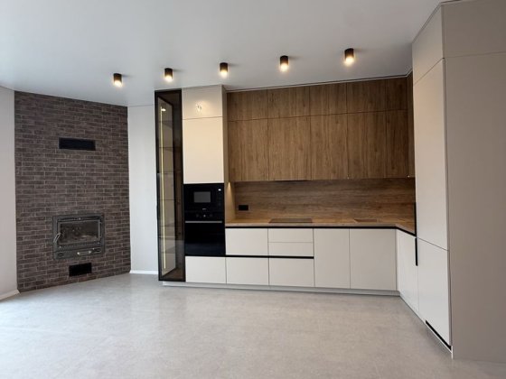 Продаж котеджу з гаражем і літньою кухньою Ужгород
