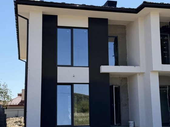 Продаж котеджу , дуплексу  , р-н.Осипенко Ужгород