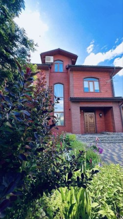 Продам будинок з басейном! - фото 1