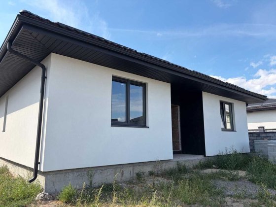 Продам сучасний будинок з ділянкою 5 сотих в районі вулиці Кулика та Гудачека Рівне
