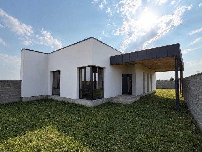 Продам новий котедж 3 кімнати з панорамними вікнами та ділянкою - фото 1