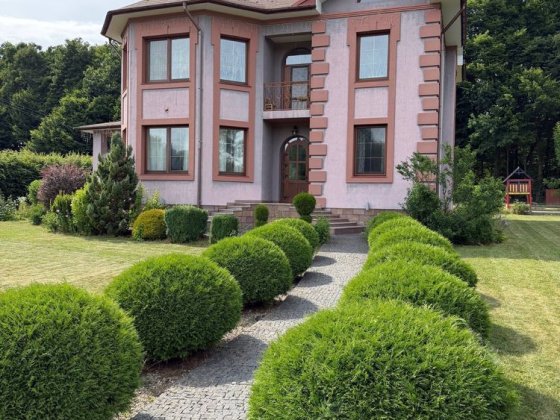 Продаж будинку в топовій локації біля лісу Черновцы