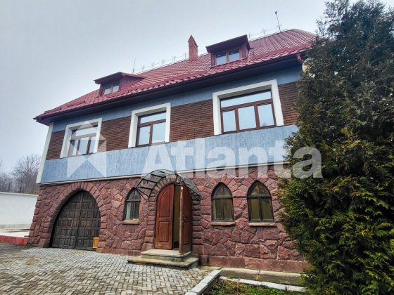 Капітальний будинок на 22х сотках Чернівці