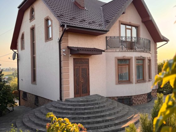 Продаж Панорамного Затишного Будинку Чернівці