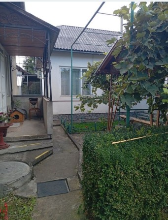 Здається половина особняку в центрі міста  Коломиї .. - фото 1
