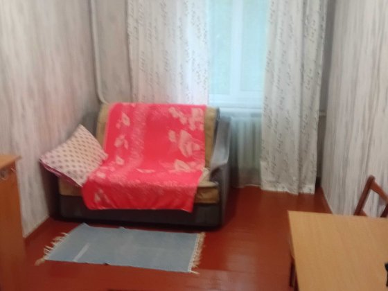 Сдам комнату в частном доме с.Хотов на длительный срок.Хозяин.