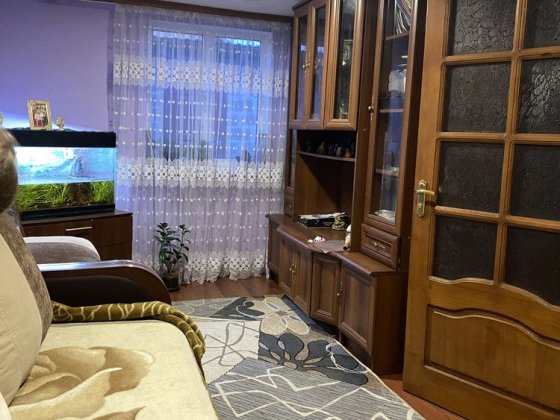 Кімната в будинку центр міста з господинею для дівчини Полонне