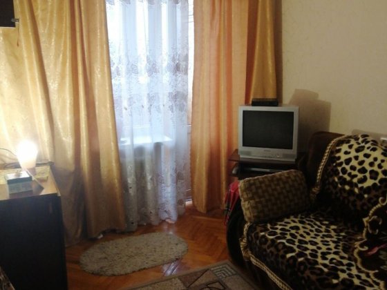 Здається кімната в центрі