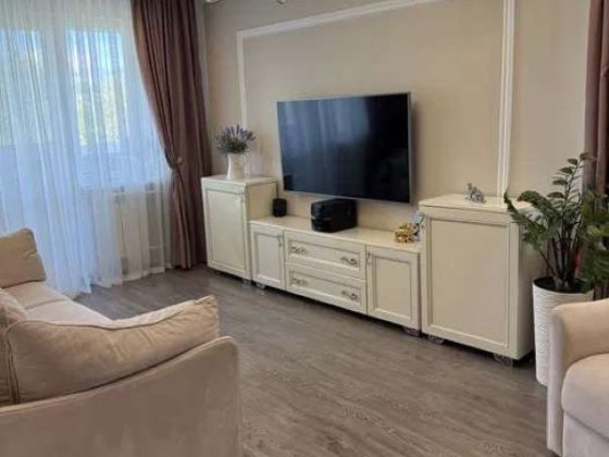 Продаж 3-х кімнатної квартири Вацлава Гавела, 38.