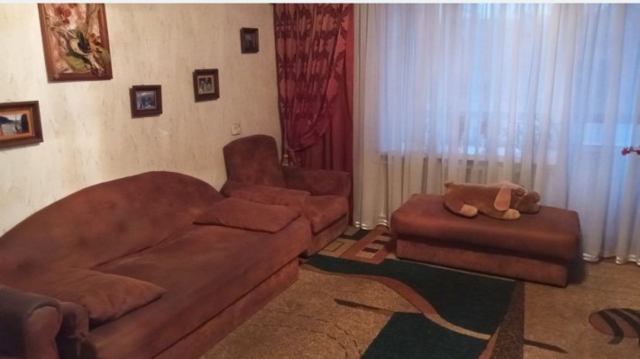 Здається кімната не прохідна в 4 кімнатній квартирі,пр. Відродження 9,для хлопців - фото 1
