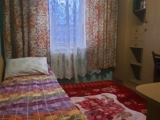 Здається терміново одна кімната в трикімнатній квартирі Черновцы
