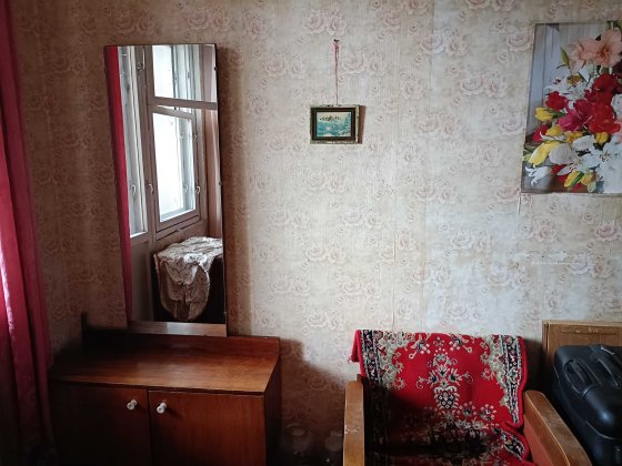 Сдам кімнату з балконом в 3кімнатній квартирі