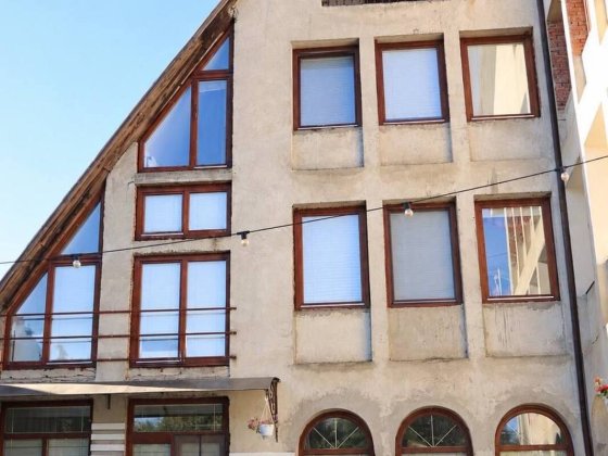 ПРОДАЖ ВЕЛИКОГО БУДИНКУ В УЖГОРОДІ — ПАРКОВА НАБЕРЕЖНА Ужгород