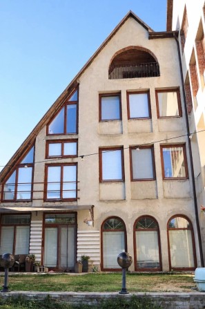 ПРОДАЖ ВЕЛИКОГО БУДИНКУ В УЖГОРОДІ — ПАРКОВА НАБЕРЕЖНА - фото 1