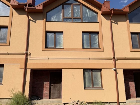 Продаж Таунхаусу на Дослідній Станції до Майдану 5 хв на авто Черновцы
