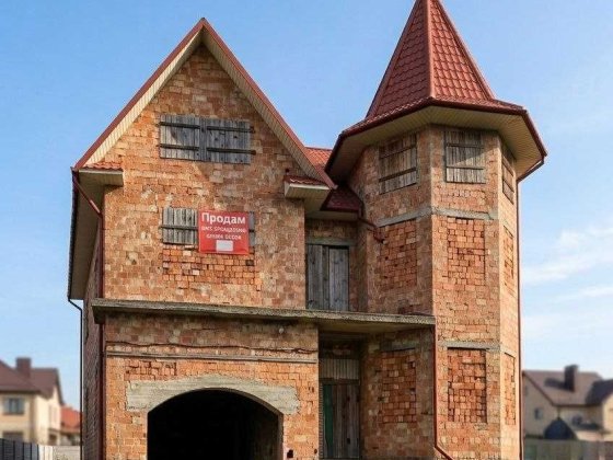 Продається Будинок 195 м², 5 кімнат, 6 соток — Жучка / Хотинська, $85 000 Черновцы