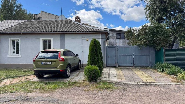 Продаж частини будинку з окремим подвір'ям центр міста - фото 1