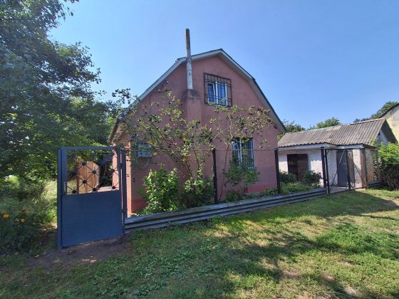 Продається затишний будинок-дача в місті. Чернигов