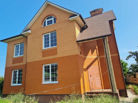 Продається двоповерховий будинок на схилі Дніпра Черкаси