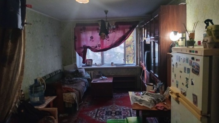 Комтата в общежитии сдается на длительный срок. Хороший раен. 15м2. - фото 1