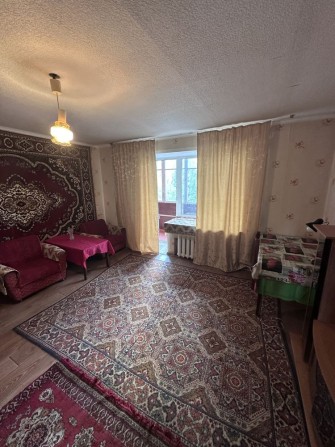 Сдам КОМНАТУ в 3 комнатной квартире - фото 1