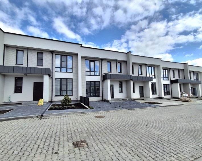 ВЛАСНИК! Продам таунхаус з ремонтом в мікрорайоні Дендропарковий - фото 1